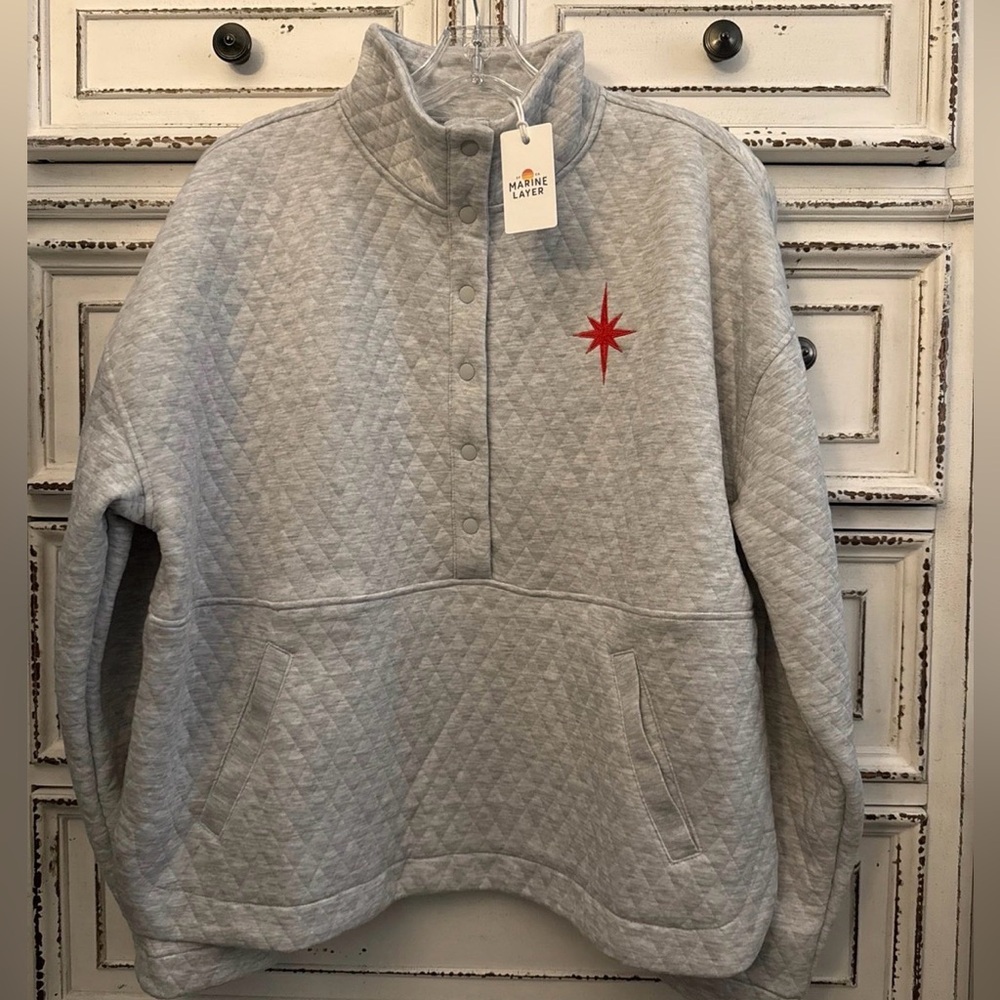 Marine Layer Gray Quilted Pullover with Red Star Ladies XL
